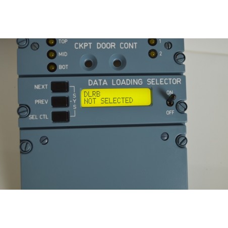 Triple panel ELT/CKPT DOOR/DATA LOADING